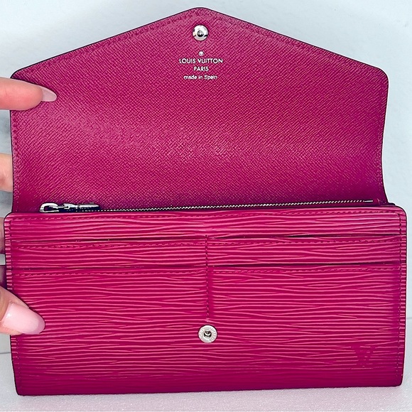 EUC Louis Vuitton Epi Magenta Portefeuille Sarah Leather Snap Zip Wallet COA - Picture 2 of 16